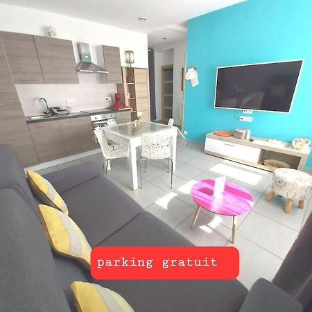 Gite Rdc 42M2 400 M Centre Ville 200 M Gare Tgv Parking Gratuit 250 Places Face Au Logement Arras Exterior photo