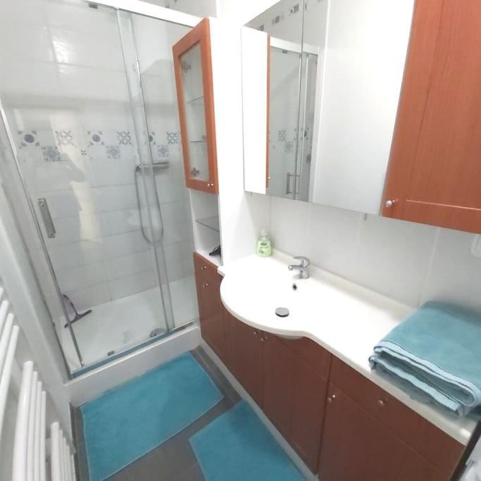 Gite Rdc 42M2 400 M Centre Ville 200 M Gare Tgv Parking Gratuit 250 Places Face Au Logement Arras Exterior photo