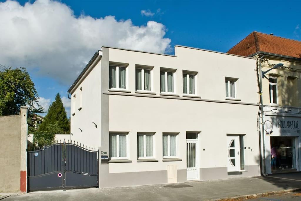 Gite Rdc 42M2 400 M Centre Ville 200 M Gare Tgv Parking Gratuit 250 Places Face Au Logement Arras Exterior photo