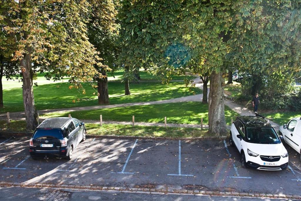 Gite Rdc 42M2 400 M Centre Ville 200 M Gare Tgv Parking Gratuit 250 Places Face Au Logement Arras Exterior photo